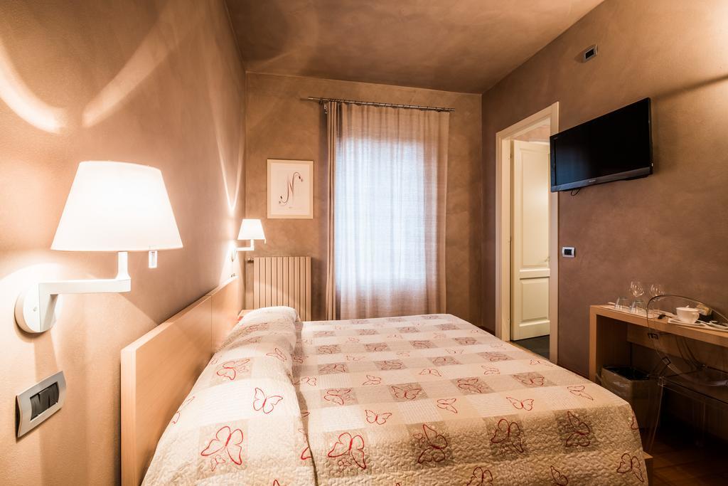 Relais 23 Hotel&Ristorante Castelnuovo Belbo Extérieur photo